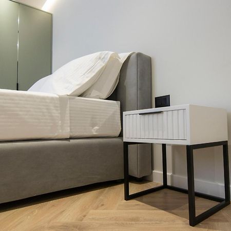 Mina Luxury Rooms Tirana Esterno foto