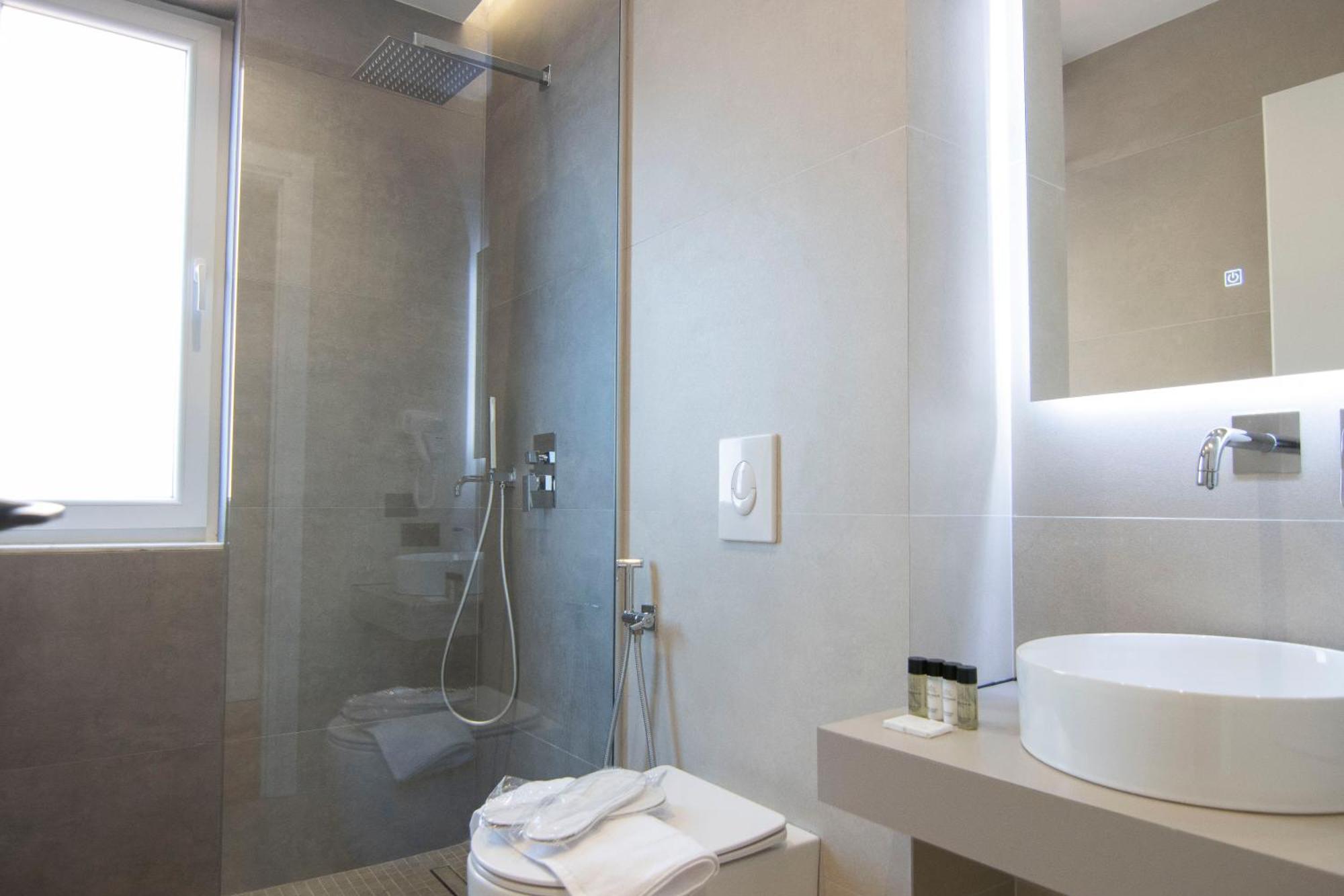 Mina Luxury Rooms Tirana Esterno foto