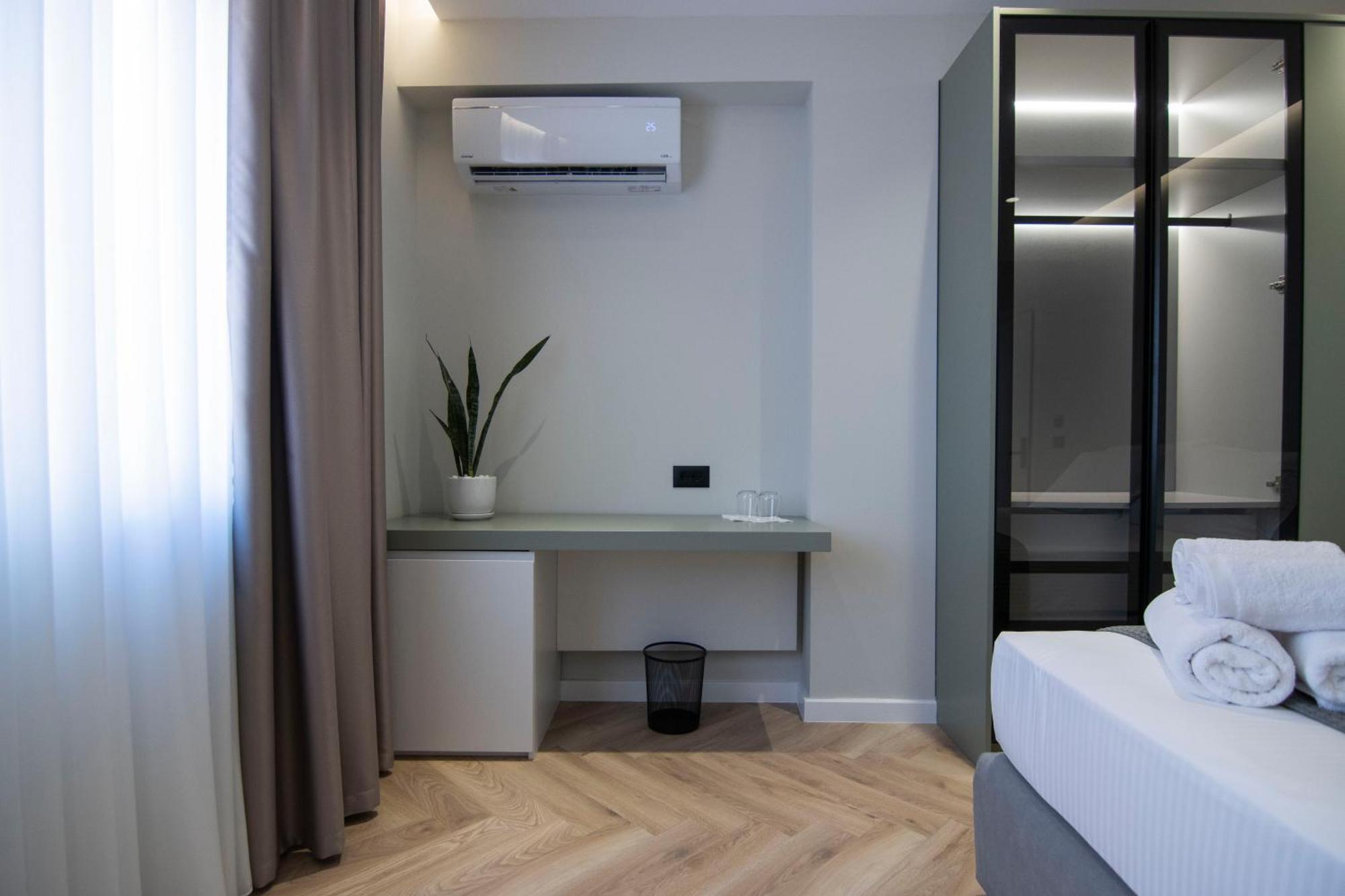 Mina Luxury Rooms Tirana Esterno foto