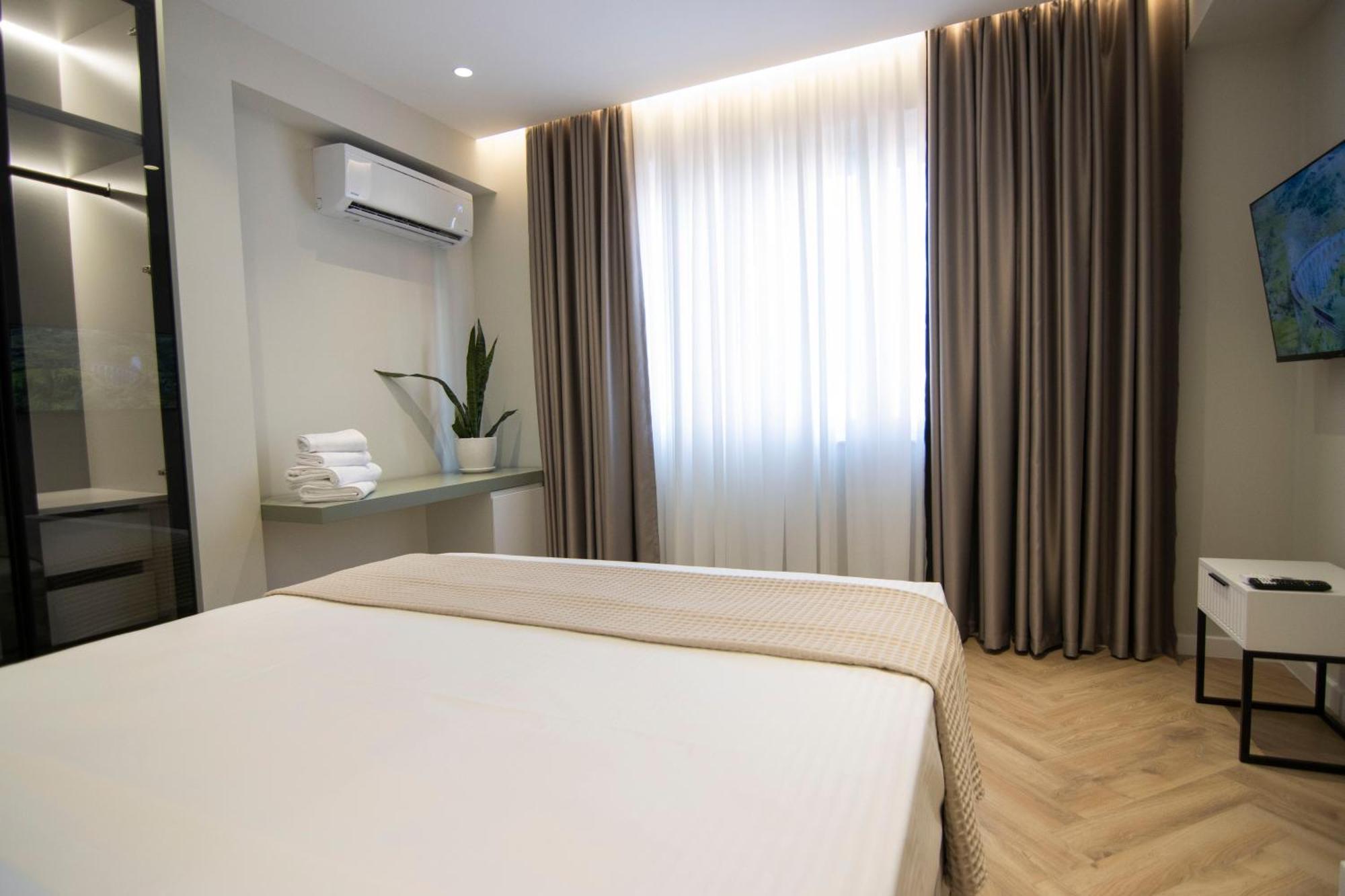 Mina Luxury Rooms Tirana Esterno foto