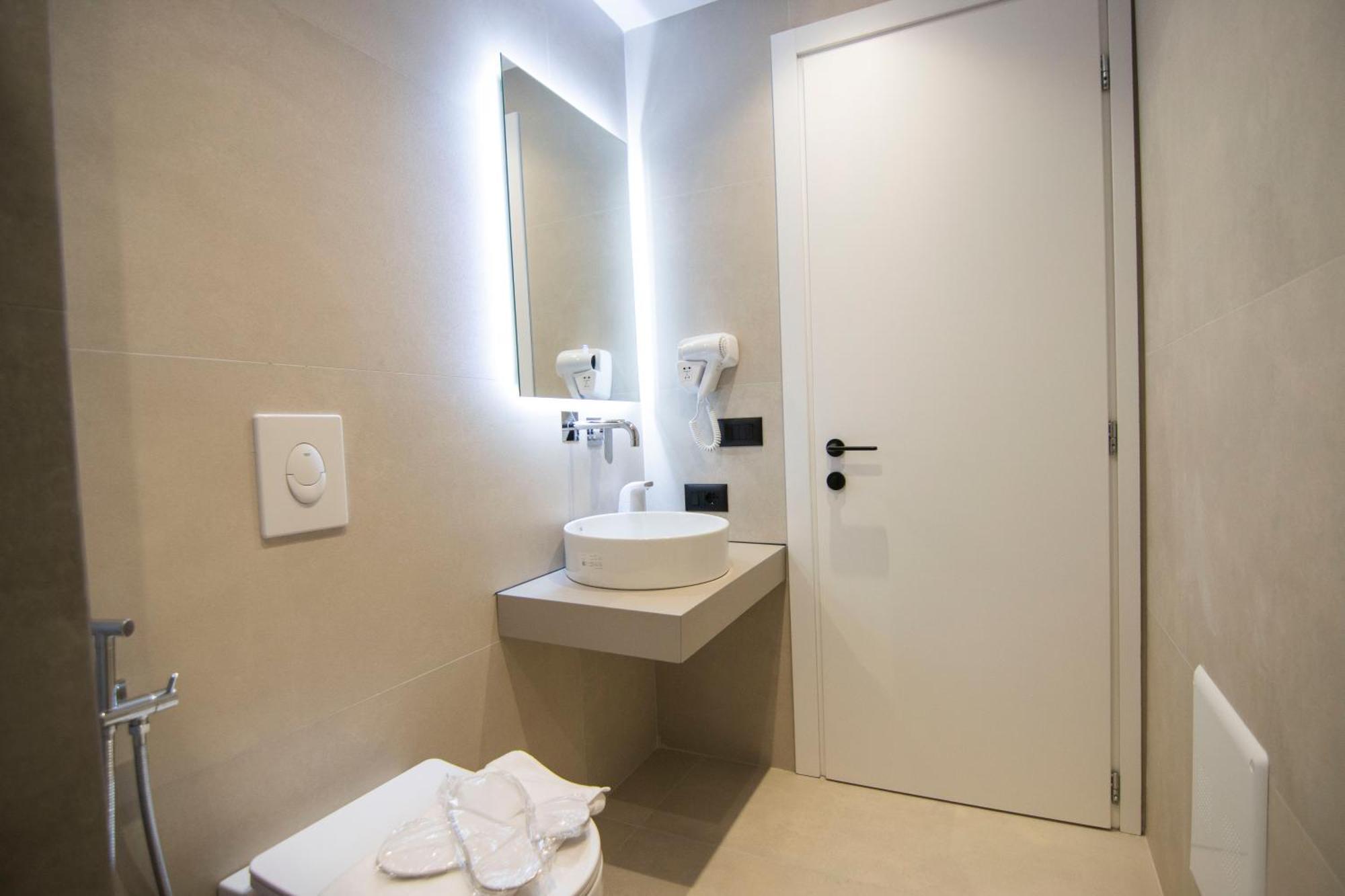 Mina Luxury Rooms Tirana Esterno foto