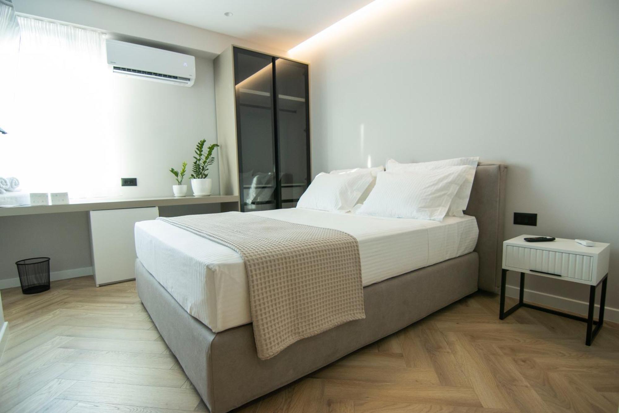 Mina Luxury Rooms Tirana Esterno foto