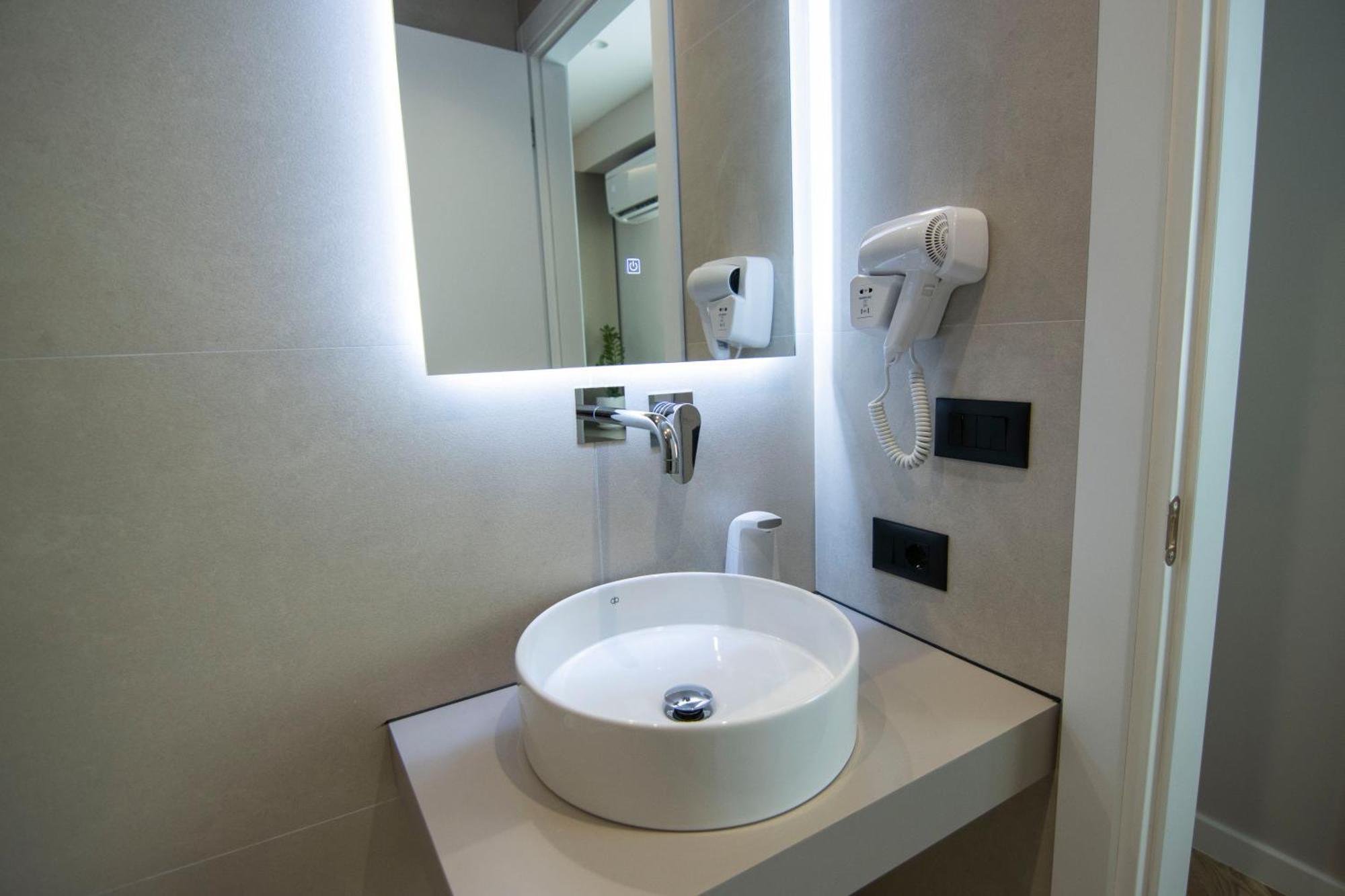 Mina Luxury Rooms Tirana Esterno foto