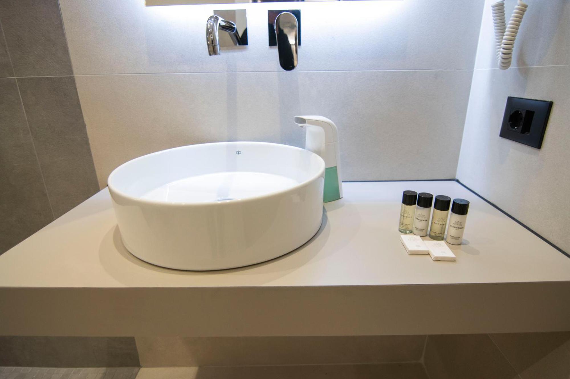Mina Luxury Rooms Tirana Esterno foto