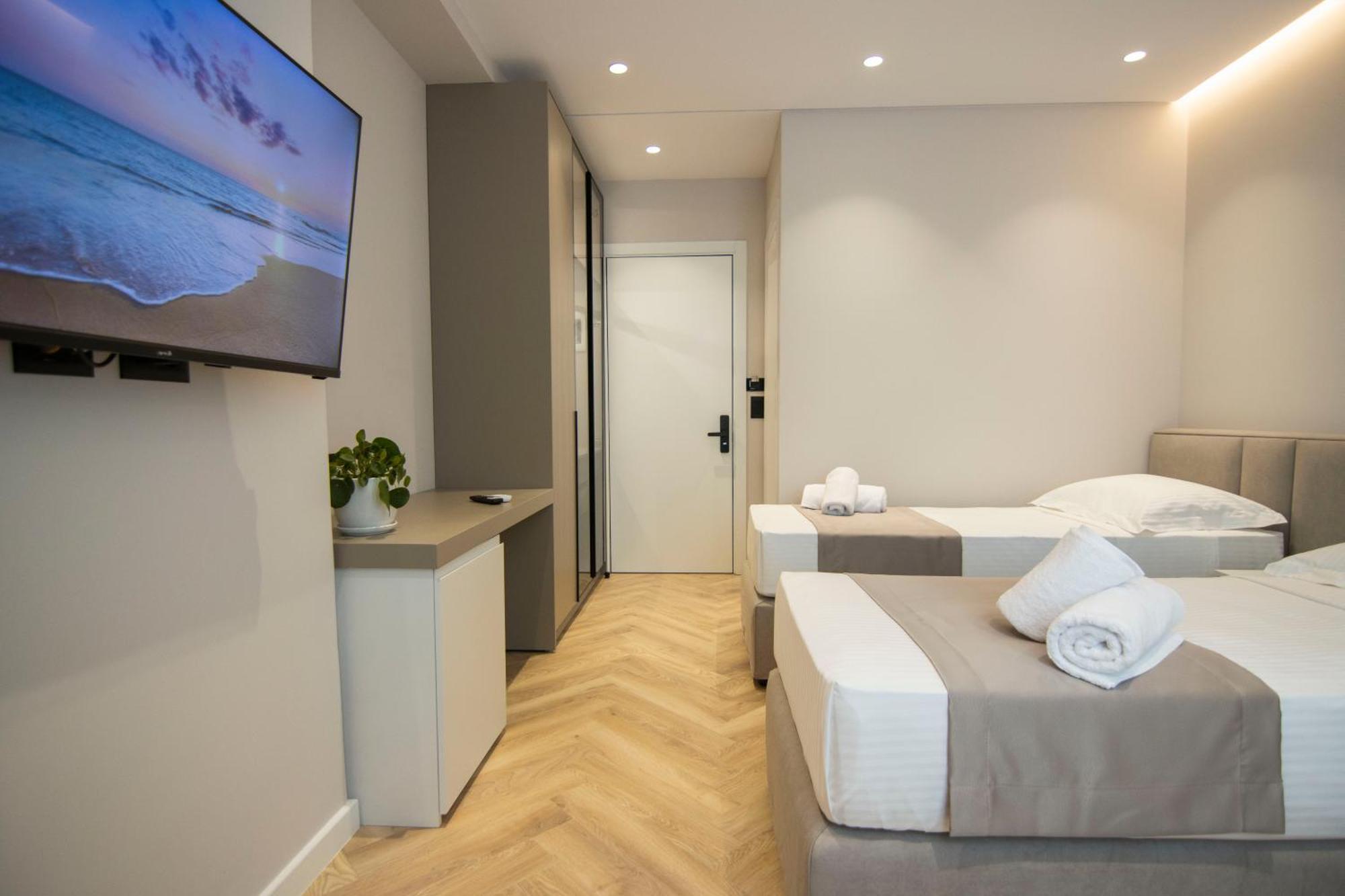 Mina Luxury Rooms Tirana Esterno foto