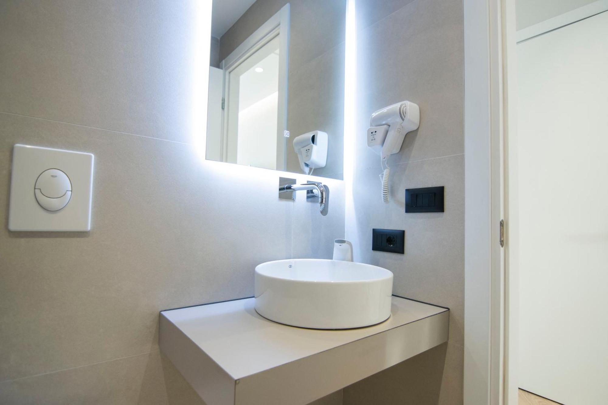 Mina Luxury Rooms Tirana Esterno foto